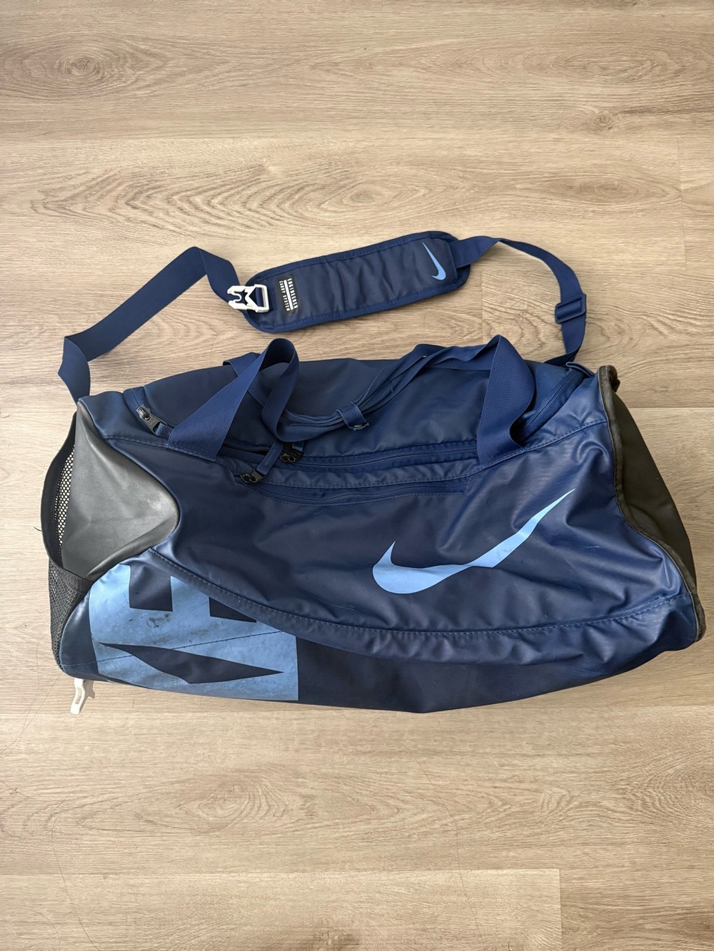 Nike Navy Blue Medium size Duffel Bag